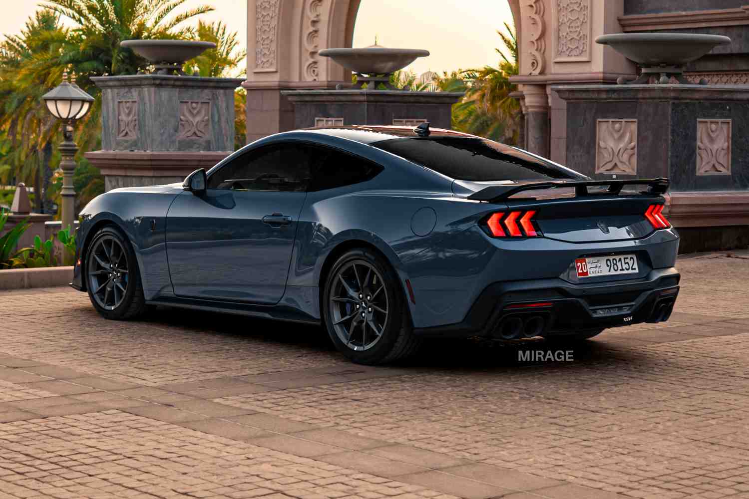 MUSTANG DARK HORSE MUSTANG GT