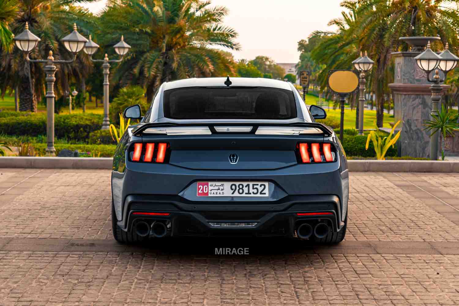 MUSTANG DARK HORSE MUSTANG GT