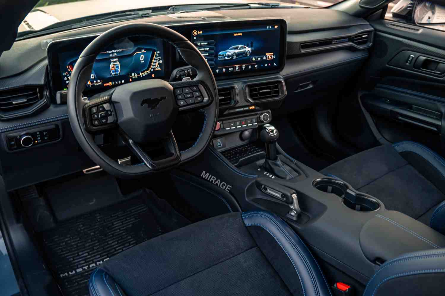 MUSTANG DARK HORSE MUSTANG GT