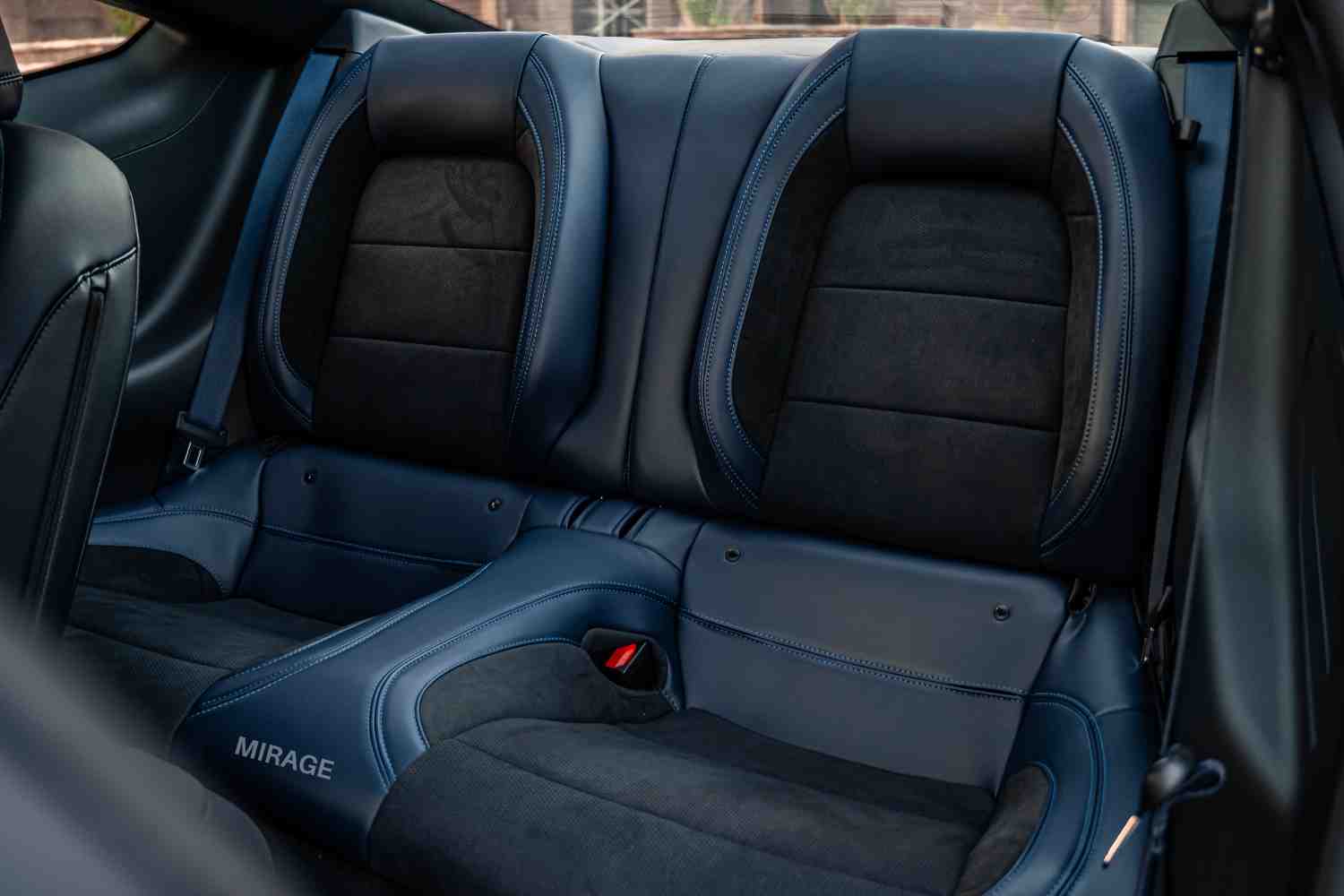 MUSTANG DARK HORSE MUSTANG GT