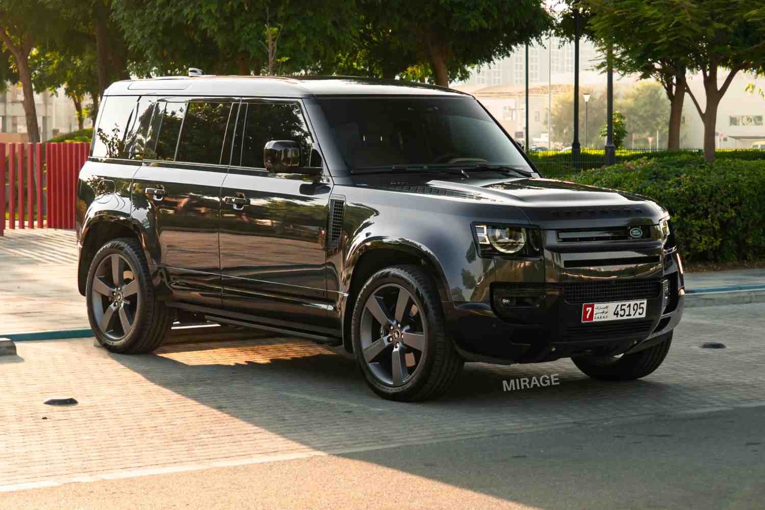 لاند روفر ديفيندر 110 بي ٤٠٠ Defender 110 X-Dynamic HSE P525