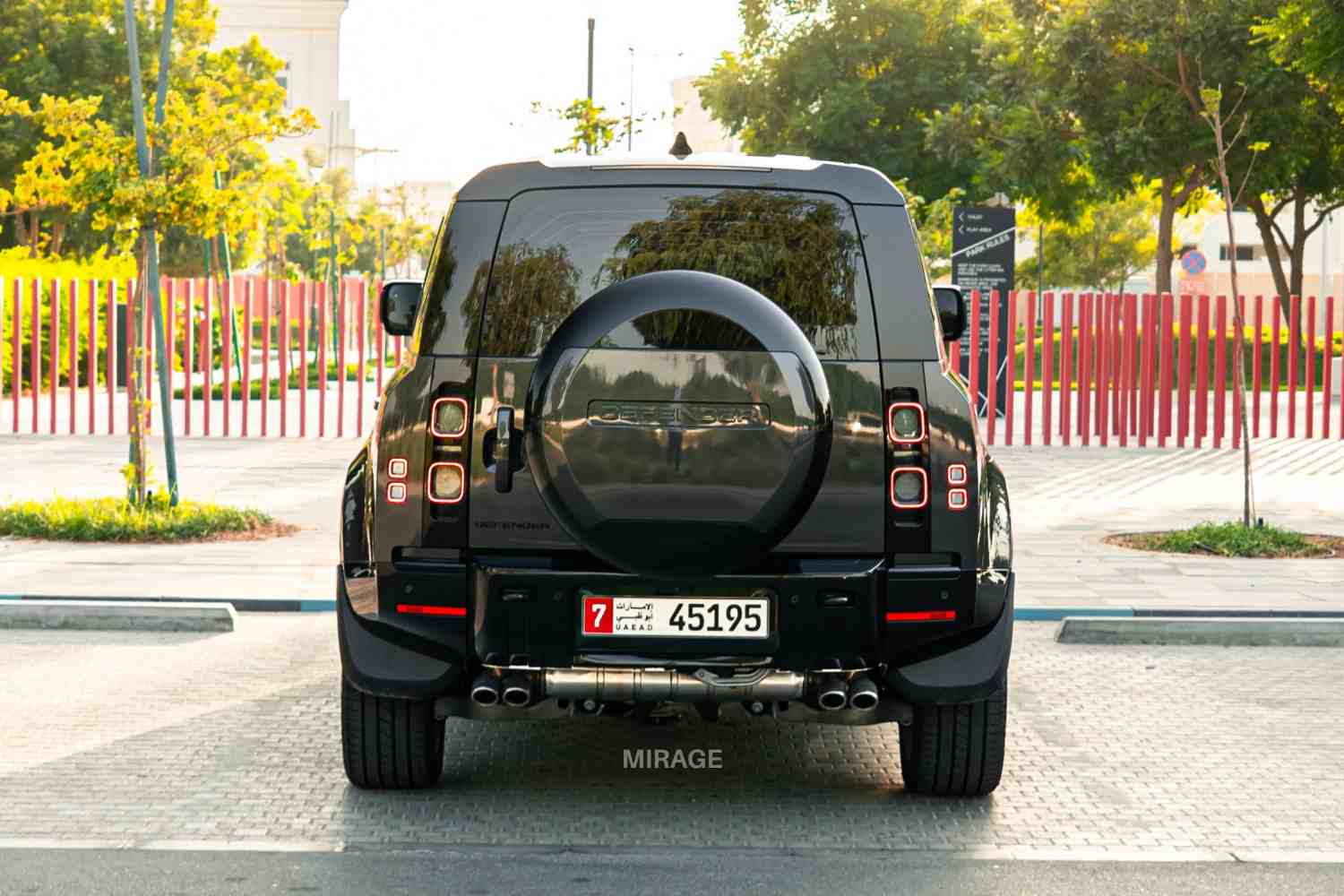 لاند روفر ديفيندر 110 بي ٤٠٠ Defender 110 X-Dynamic HSE P525