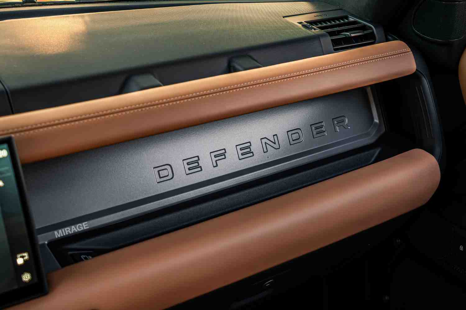 لاند روفر ديفيندر 110 بي ٤٠٠ Defender 110 X-Dynamic HSE P525