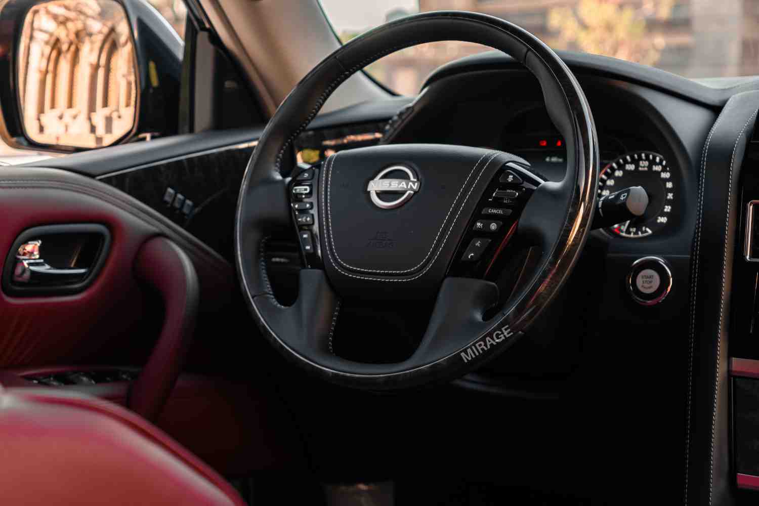 日产巡逻车白金版 PATROL LE PLATINUM