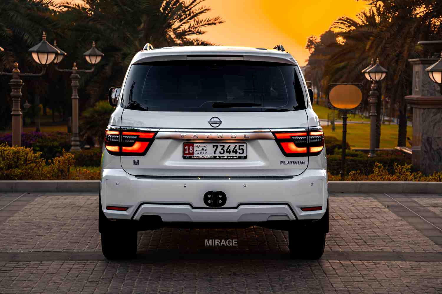 日产巡逻车白金版 PATROL LE PLATINUM