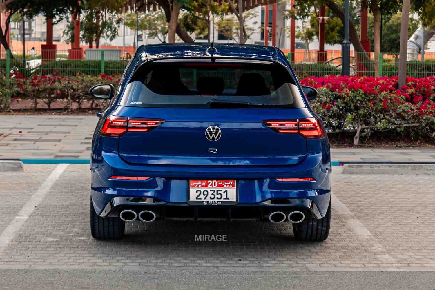 فولكس فاجن جولف آر بي 1 GOLF R