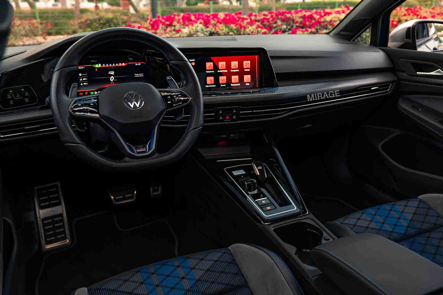 فولكس فاجن جولف آر بي 1 GOLF R