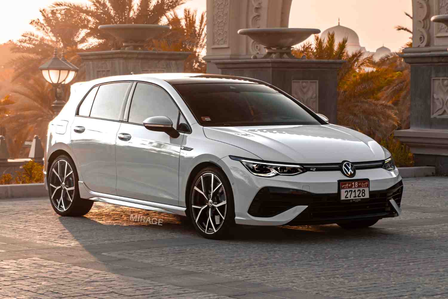 فولكس فاجن جولف آر بي 1 GOLF R