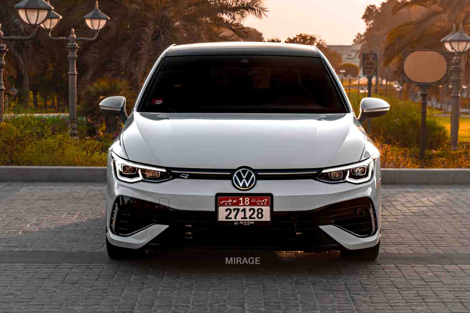 فولكس فاجن جولف آر بي 1 GOLF R