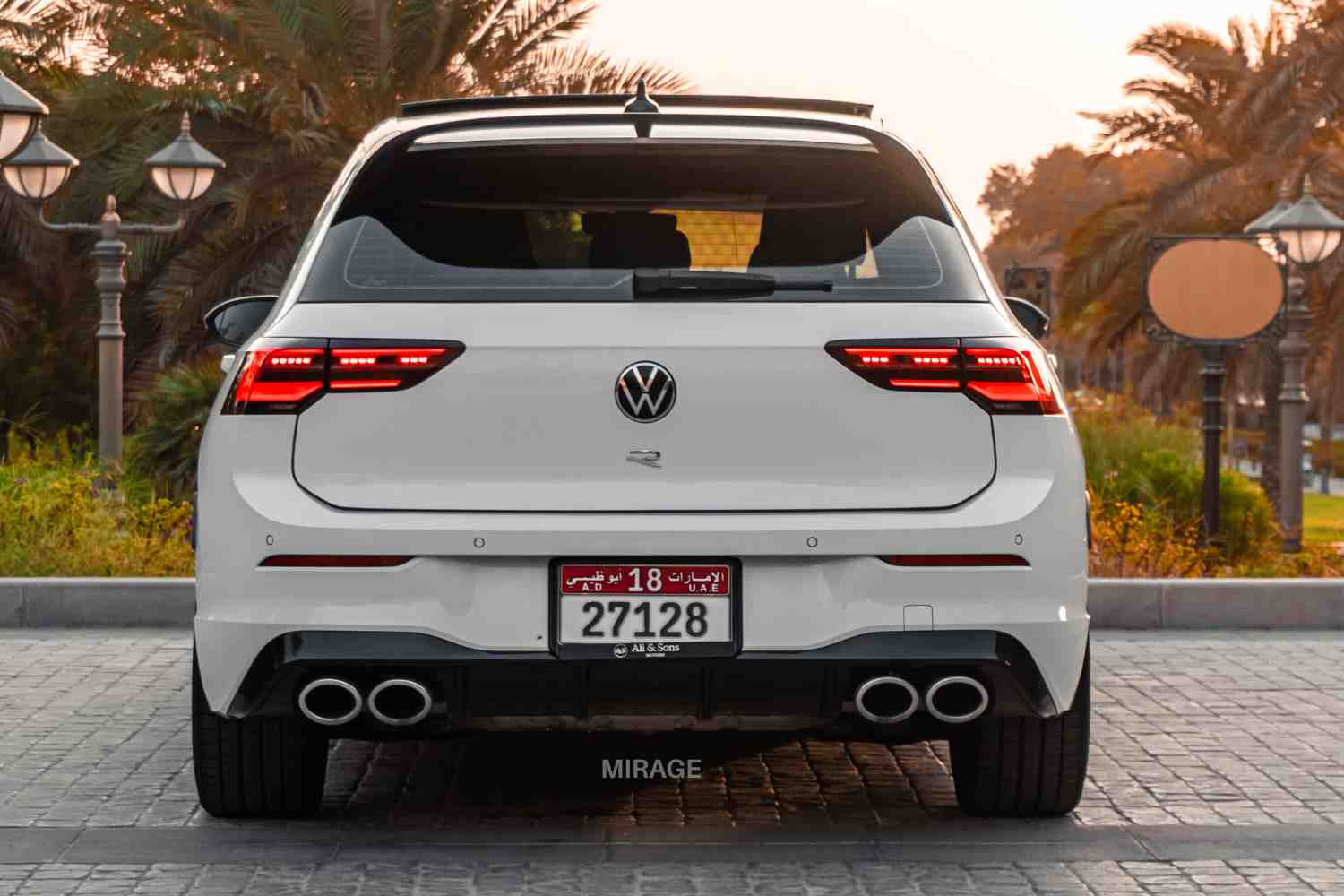 فولكس فاجن جولف آر بي 1 GOLF R