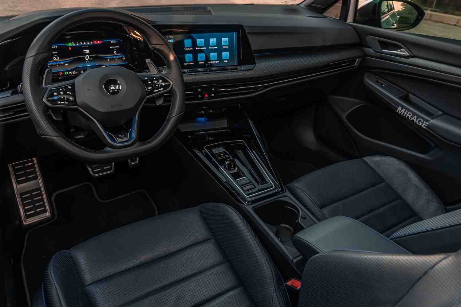 فولكس فاجن جولف آر بي 1 GOLF R