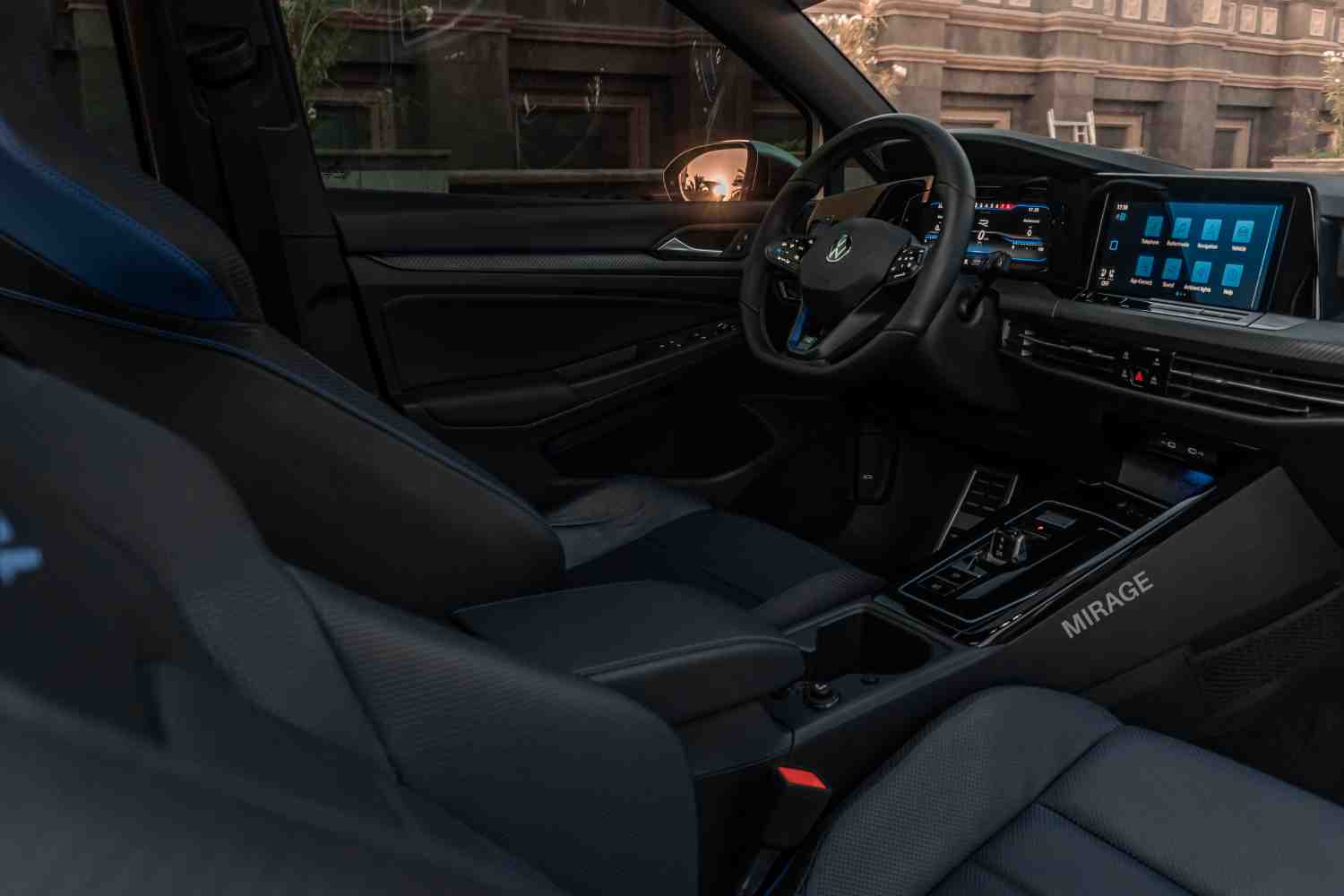 فولكس فاجن جولف آر بي 1 GOLF R