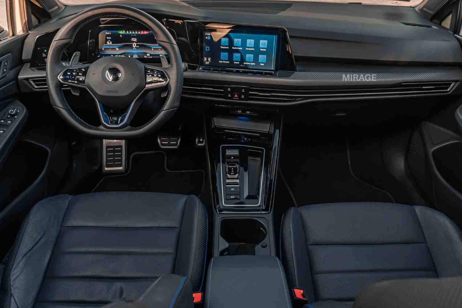 فولكس فاجن جولف آر بي 1 GOLF R