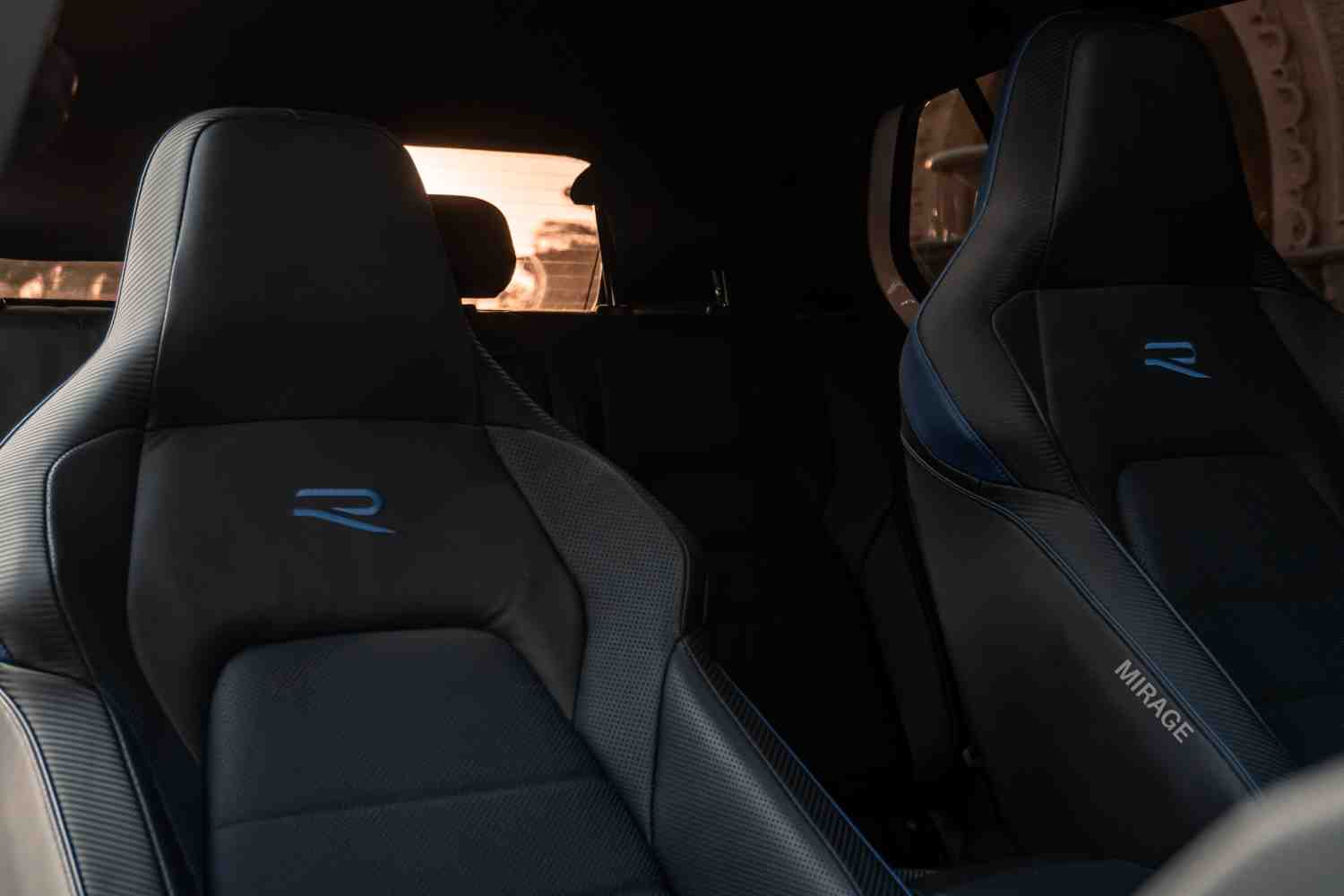 فولكس فاجن جولف آر بي 1 GOLF R