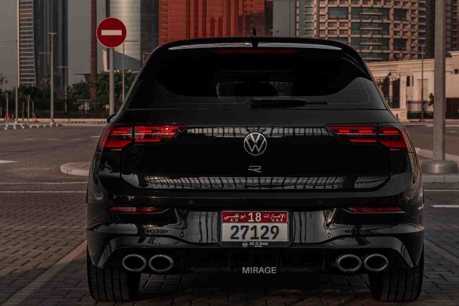 فولكس فاجن جولف آر بي 1 GOLF R