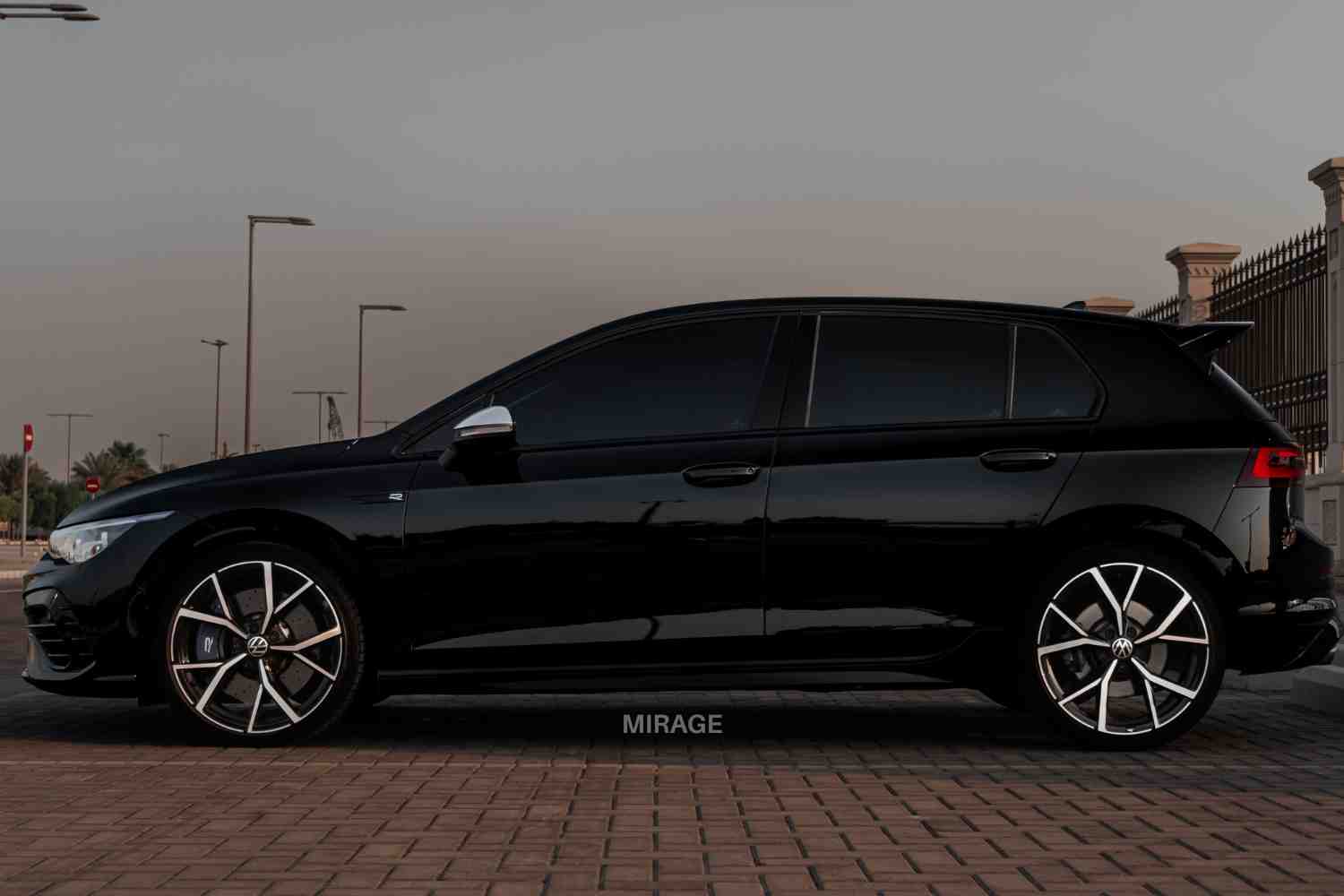 فولكس فاجن جولف آر بي 1 GOLF R