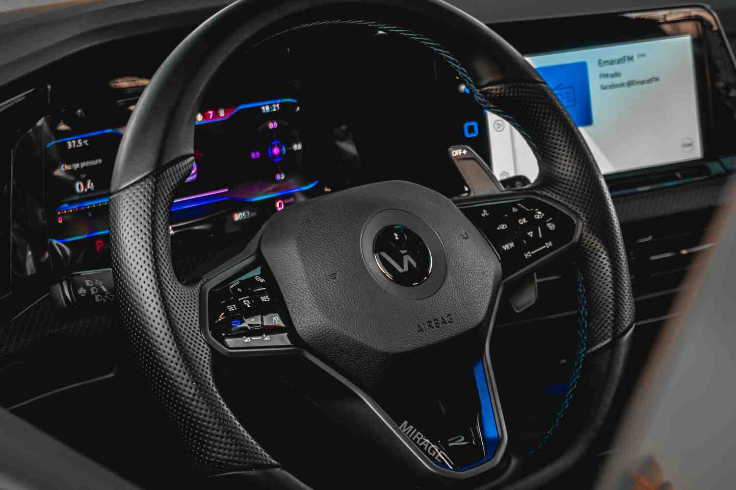 فولكس فاجن جولف آر بي 1 GOLF R