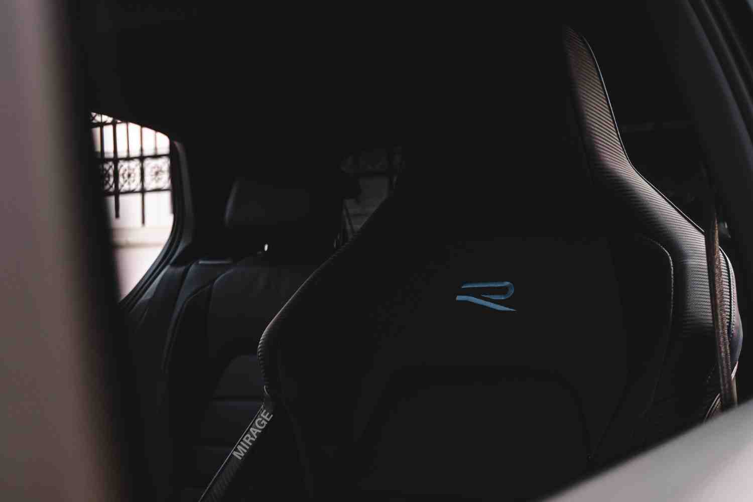 فولكس فاجن جولف آر بي 1 GOLF R