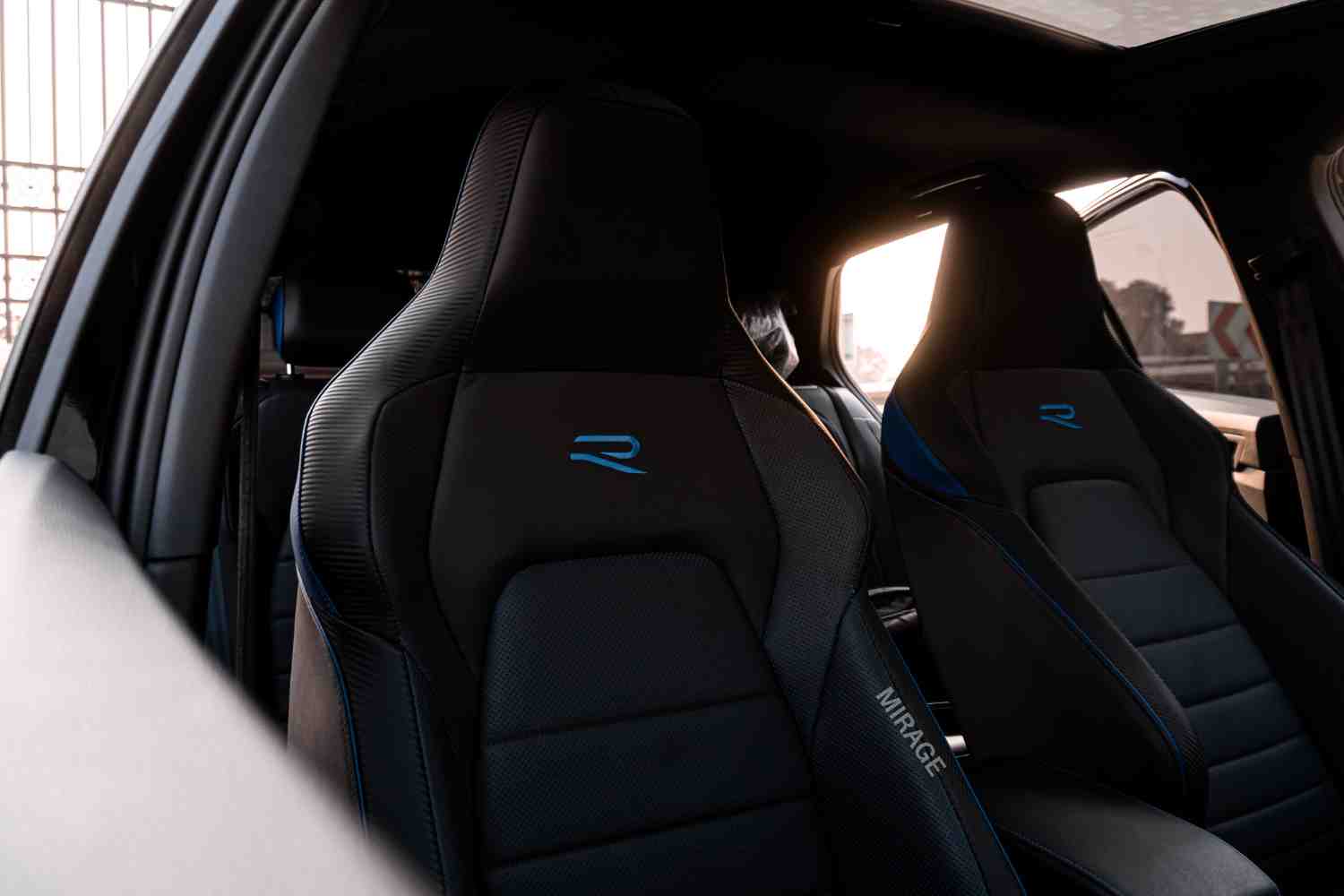 فولكس فاجن جولف آر بي 1 GOLF R