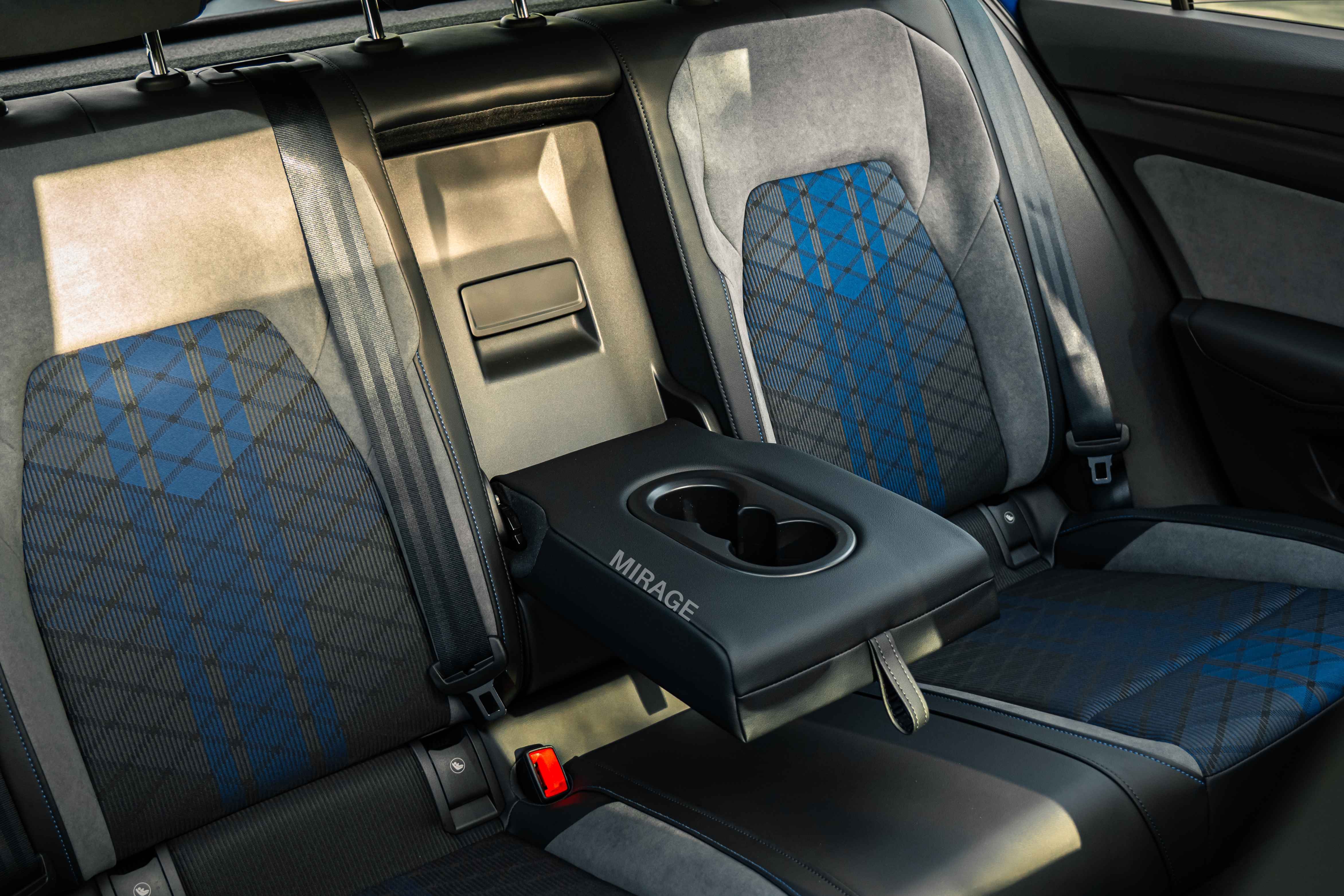 VOLKSWAGEN GOLF R GOLF R